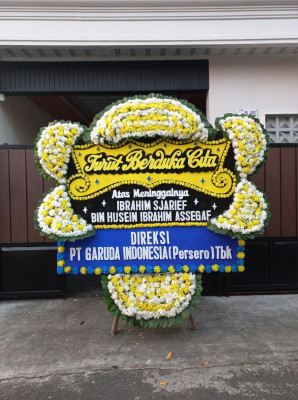 Papan Bunga Duka di Gunung Batu